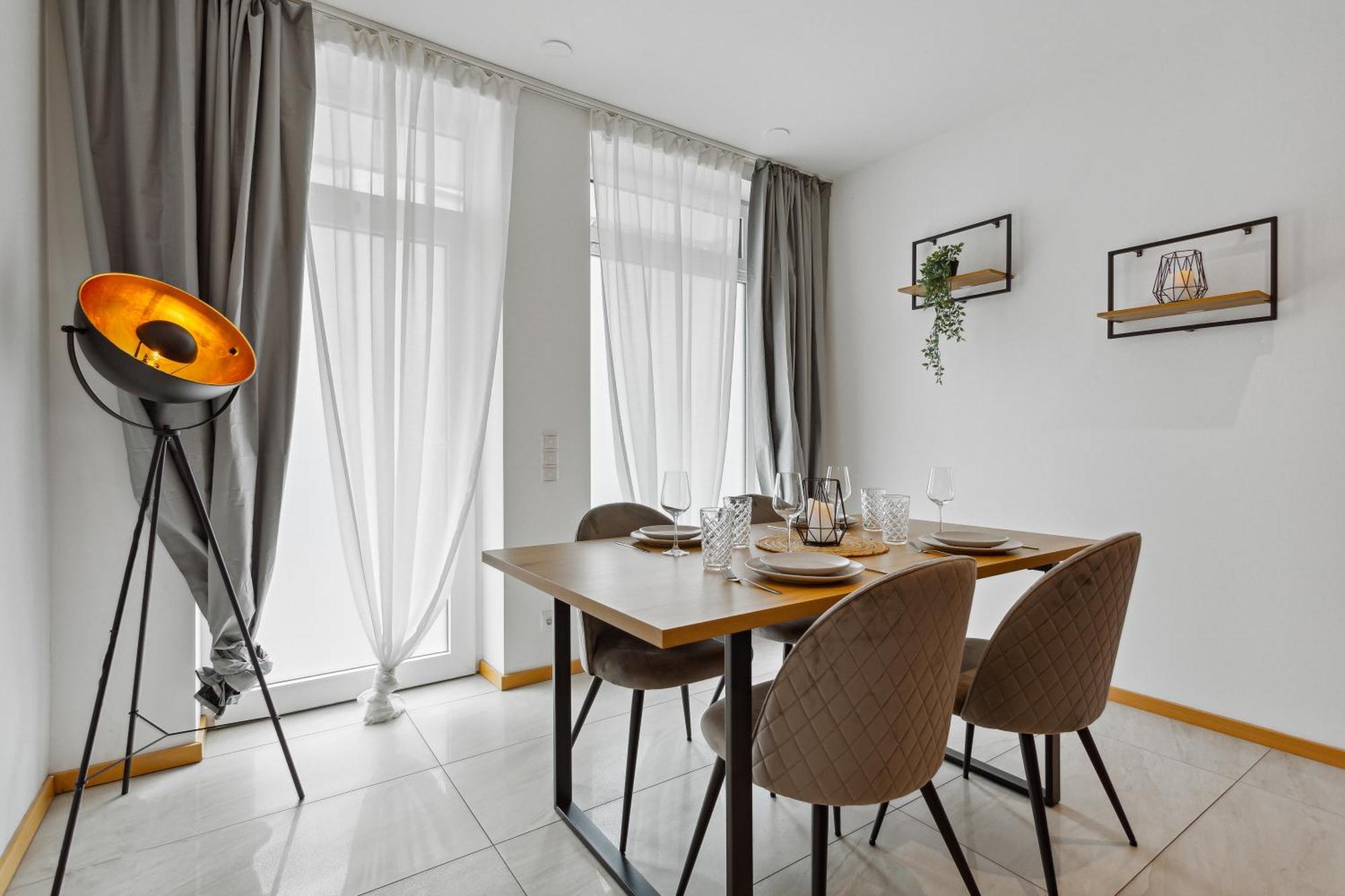 Gross, Modern, Vollausgestattet, Gemuetlich Mit Kueche Und Parkplatz Fuer Urlaub Oder Business Apartment Kettig Exterior photo